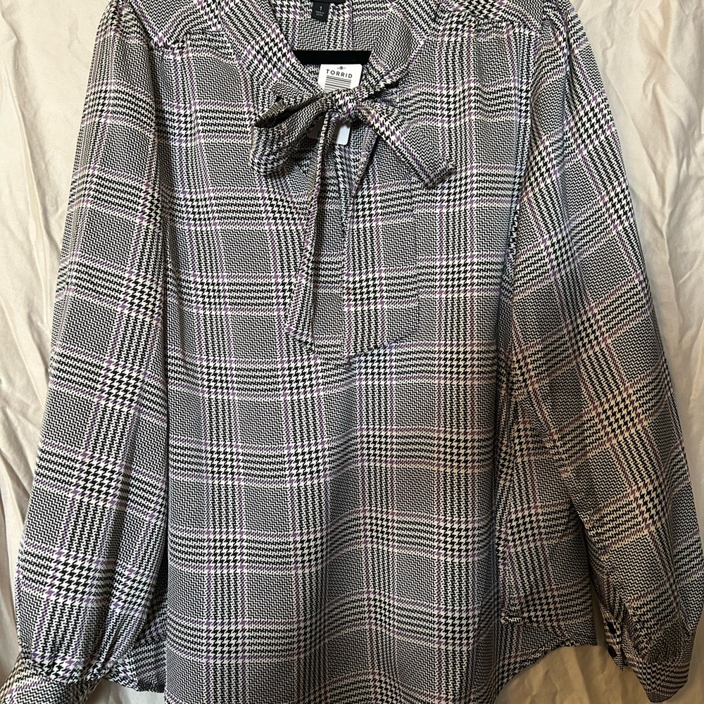 Torrid plaid houndstooth Blouse with Bowlong sleeve button cuff size 1